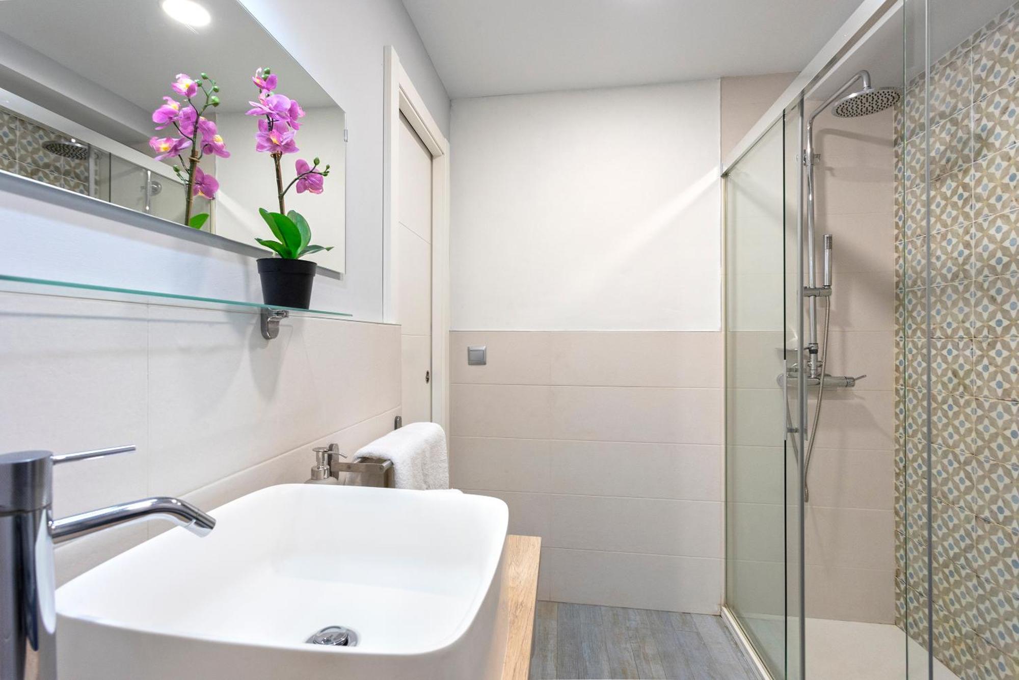 Coqueto Apartamento Junto A Calle Larios By Rent Me Μάλαγα Εξωτερικό φωτογραφία